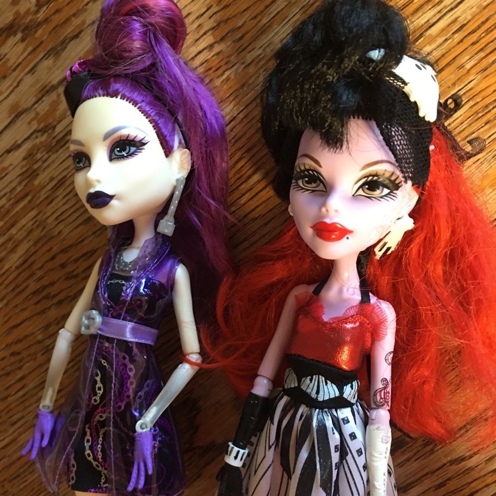 Monster high doll lot